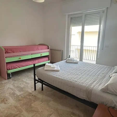 Апартаменты Appartamento Casa Vacanze Montesilvano Монтесильвано